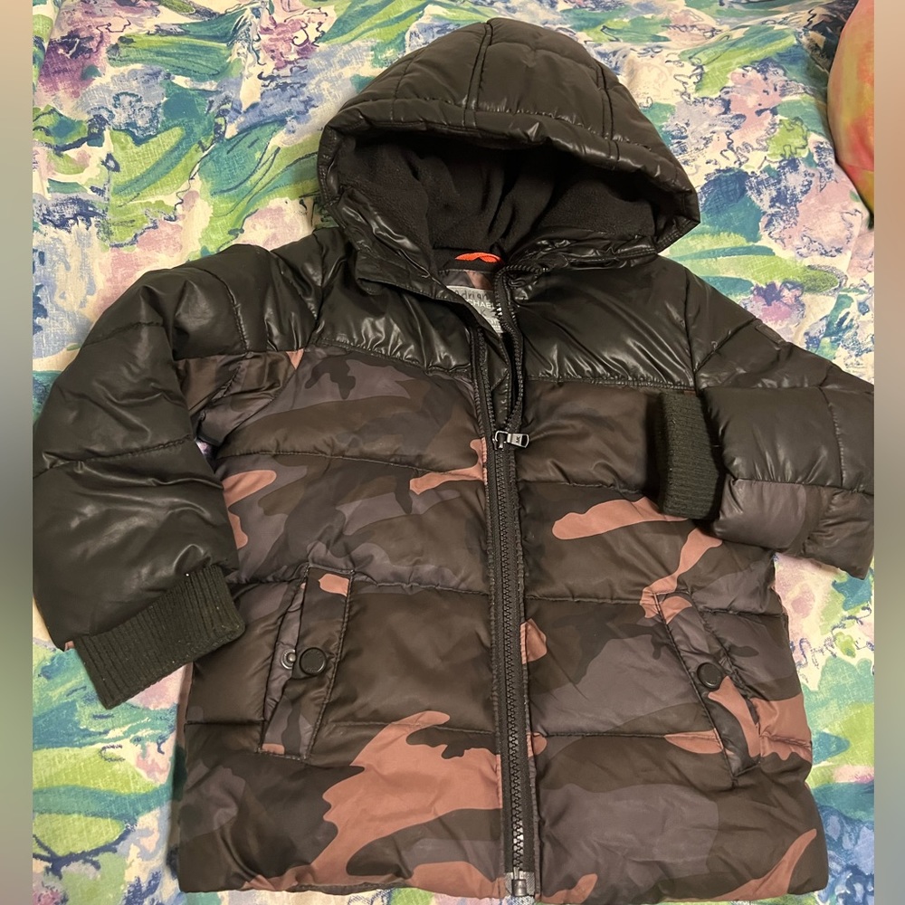 Like New Boys Michael Kors Duck Cameo Down puffer Jacket sz 3T